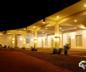Deniyaya Hotel Crown Hill