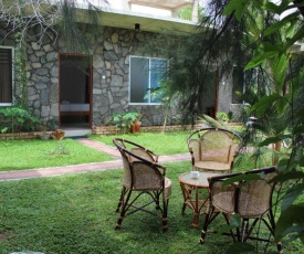 Airport Green Hotel