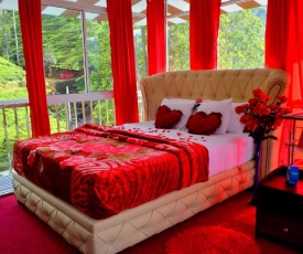 Grand Adamspeak Cabana Suite
