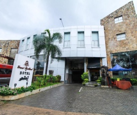 Grand Rockland Hotel