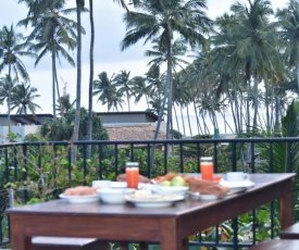 Green Almond Hotel
