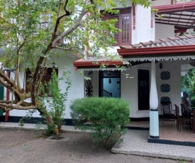 H & H Villa Unawatuna