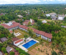 Hibiscus Beach Hotel & Villas
