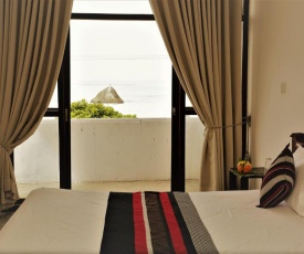 Honeybees Cafe & Villa