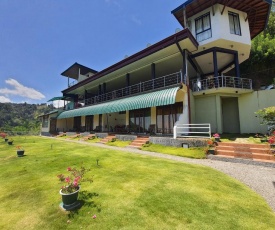 Hotel Ella`s Edge