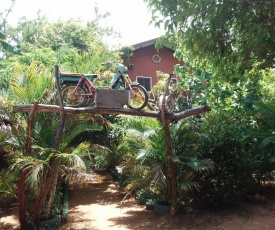 Hotel Hideaway Garage