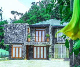 HummingBird Hill Cottage