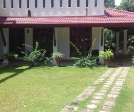 Ileesha Guest& Villa