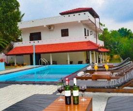 Inviting 5 bedrooms & pool villa in Talpe Srilanka