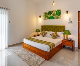 J Leaf Hotel
