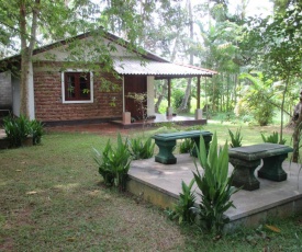 Kumbukgahawatta Hotel