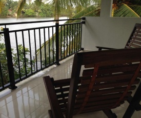 Lake Life Villa