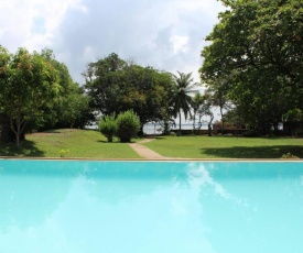 Leana Lagoon Villa
