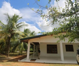 Anuradhapura Lakeside Bungalow