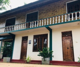 Mihiliya Guest Bar & Restaurant