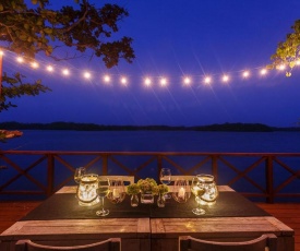 MO River House