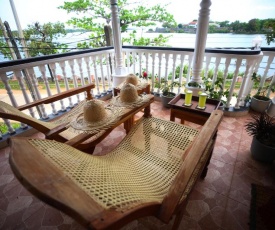 Neverbeen to Lagoon Town