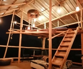 Noname Hostel And Cafe