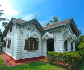 Old Parkland Hostel
