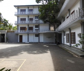 Paradise Inn