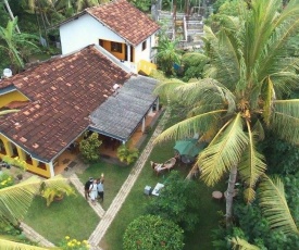 Plantation Surf Inn & Restaurant
