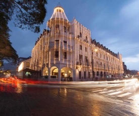 Queen's Hotel