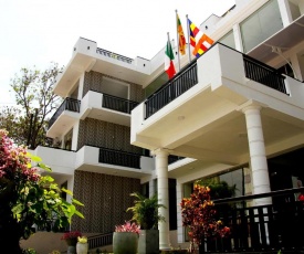 Queens Beach Hotel