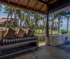 Rakuen Beach Villa
