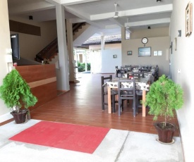 Royal Point Arugambay