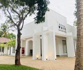 Royal White Tourist Rest