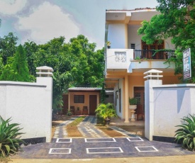Sarath Home Stay And Safari