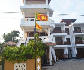 Shanika Beach Inn