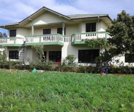 Avon Field Holiday Bungalow