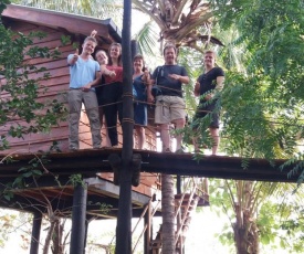Sigiri Sarilco Rock View Treehouse