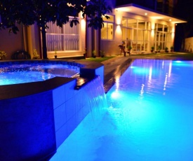 Siri Tropical Retreat