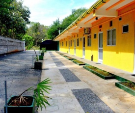 Sri Mayura Holiday Resort