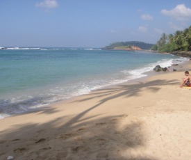 SunRay Rest - Beach View Homestay