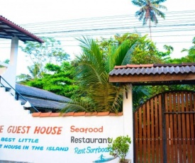Surfing Life Guest House & Restaurant