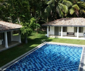 Thalpe Bungalows