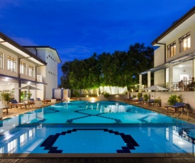 The Blue Wave Hotel