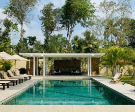 The DECO HOUSE