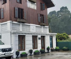 The Golf Green City Bungalow