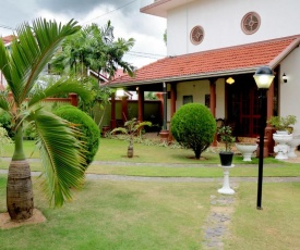 The Norfolk Heritage Airport Villa