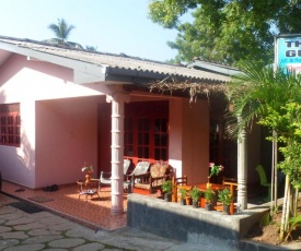 Thisal Guest House