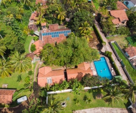 Villa Shade