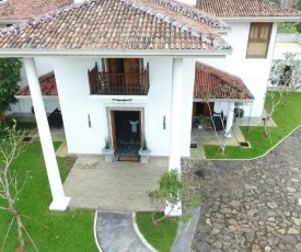 Villa White Queen