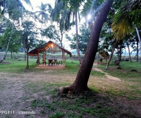 Weaver Bird Hotel Yala
