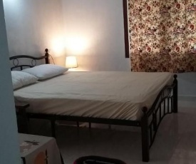 WHIZ HOME STAY