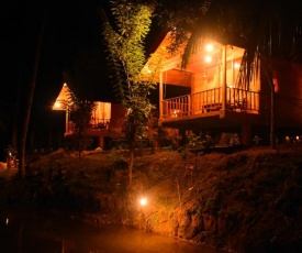 Wild Lake Side