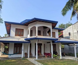 Blooming Villa & Guest